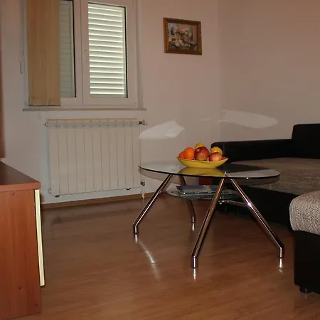 Apartament Lucija *