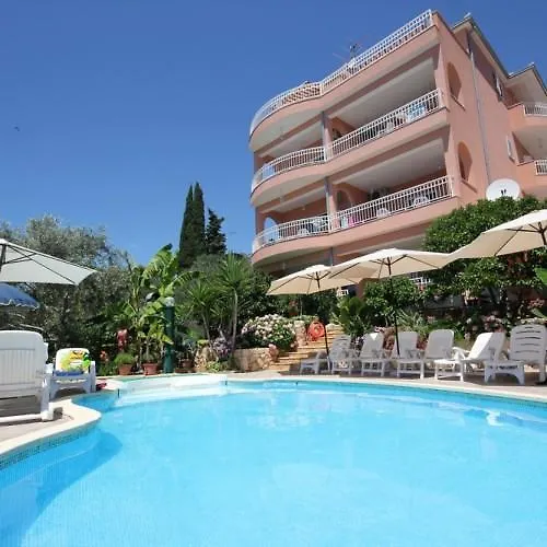 Lucija Apartman Seget Vranjica