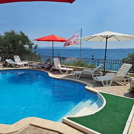 Lucija Apartman *