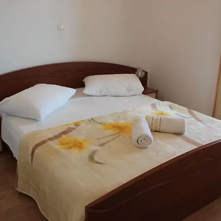Apartment Lucija Seget Vranjica