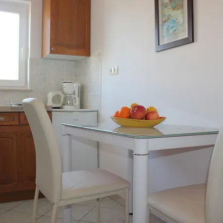 Lucija Apartment *