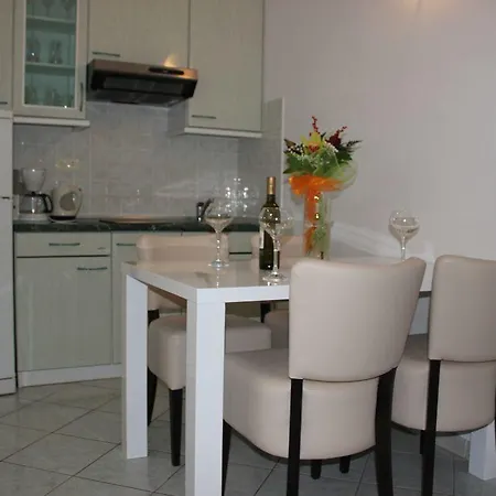 Lucija Apartman *