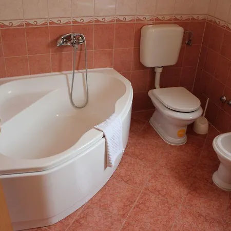 Lucija Apartman Seget Vranjica