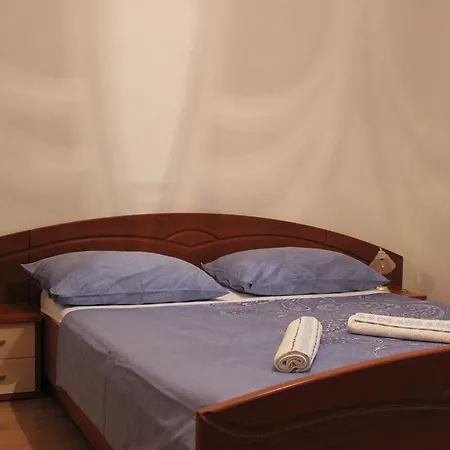 Apartman Lucija *